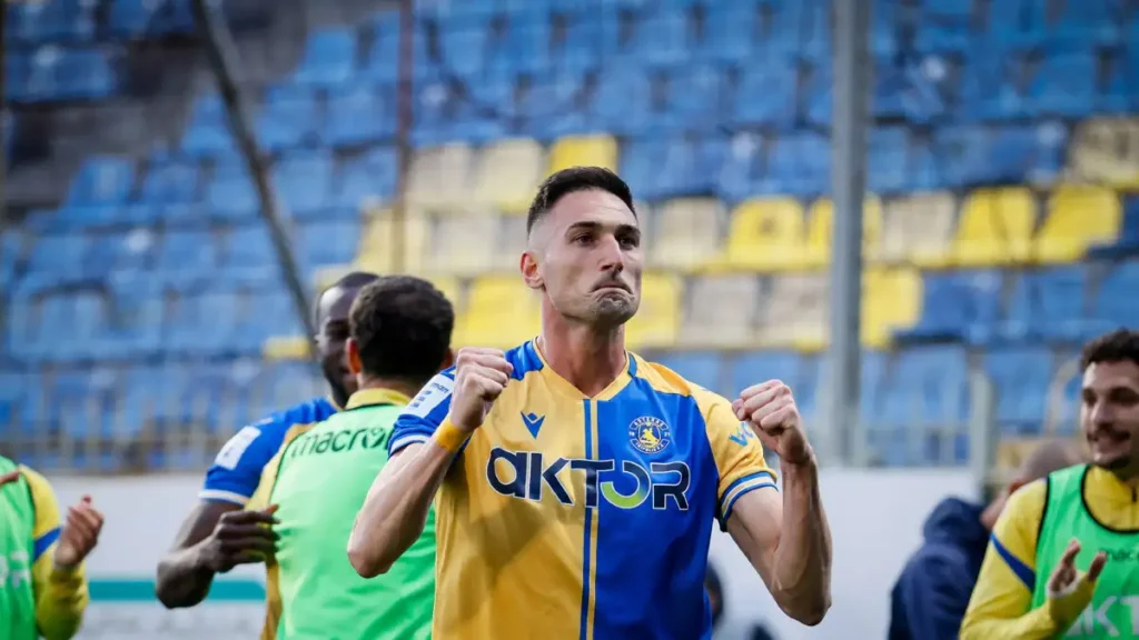 Αθλητικές μεταδόσεις με πλέι άουτ Super League