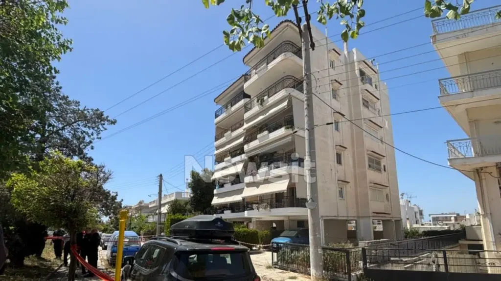 Σοκ στην Ηλιούπολη: Δύο 17χρονες έπεσαν στο κενό από τον 6ο όροφο πολυκατοικίας