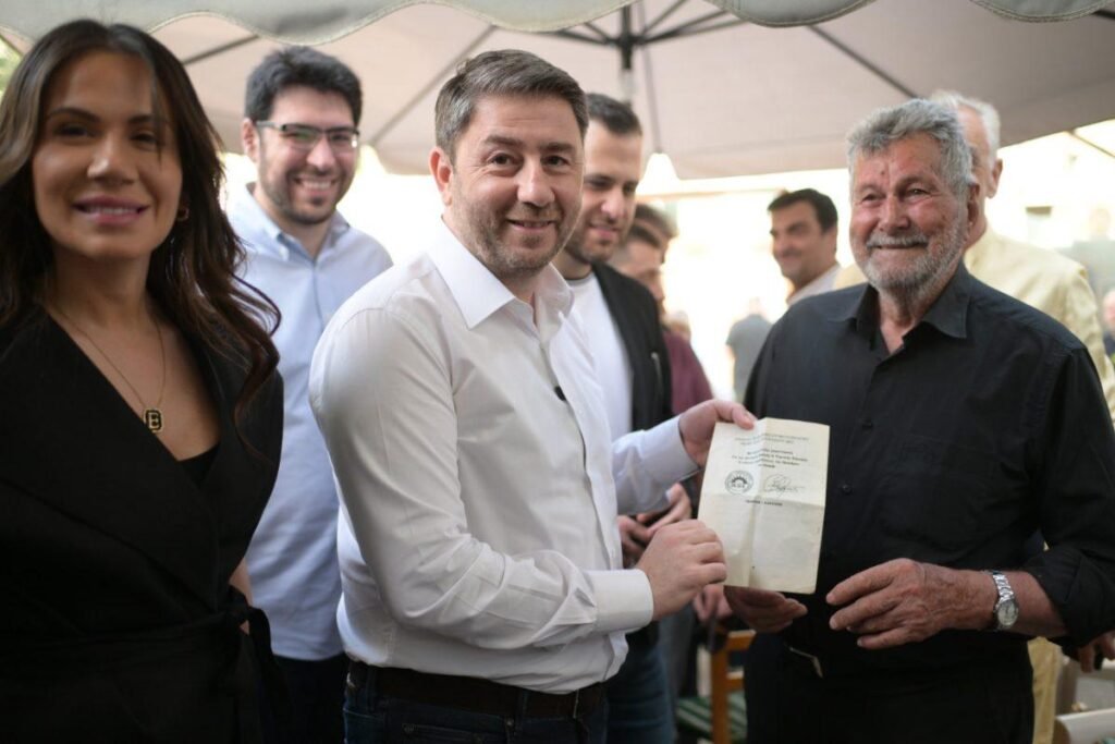 Ανδρουλάκης κατά Μητσοτάκη: «Ζητά τρίτη θητεία για την ακρίβεια, τη στεγαστική ασφυξία και το ΕΣΥ που καταρρέει