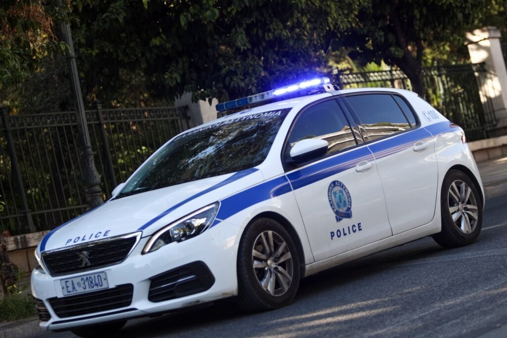 Οχτώ συλλήψεις στην Αττική – μεγάλη αστυνομική επιχείρηση κατά κυκλώματος ναρκωτικών και όπλων Οχτώ συλλήψεις στην Αττική – μεγάλη αστυνομική επιχείρηση κατά κυκλώματος ναρκωτικών και όπλων