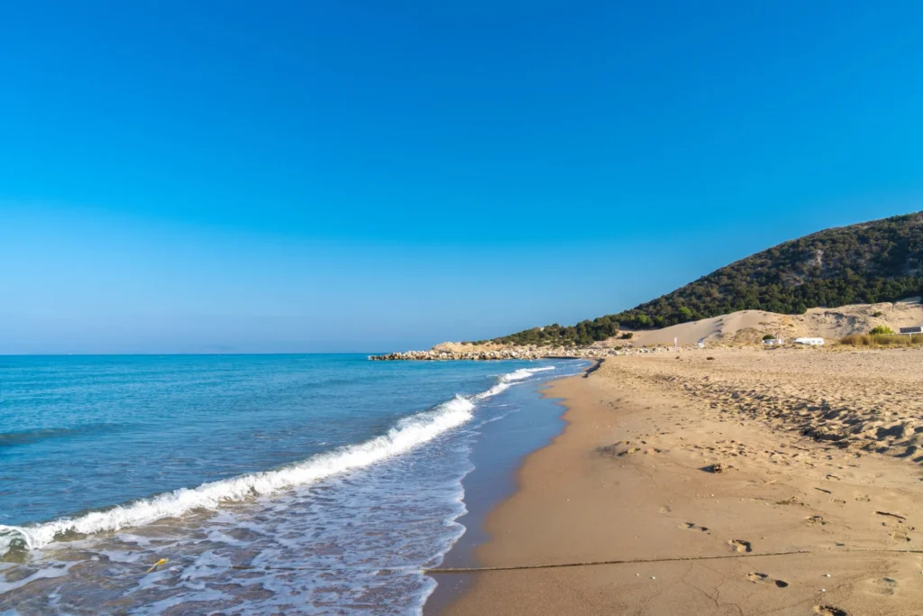Οι 10 καλύτερες οικογενειακές παραλίες της Αχαΐας