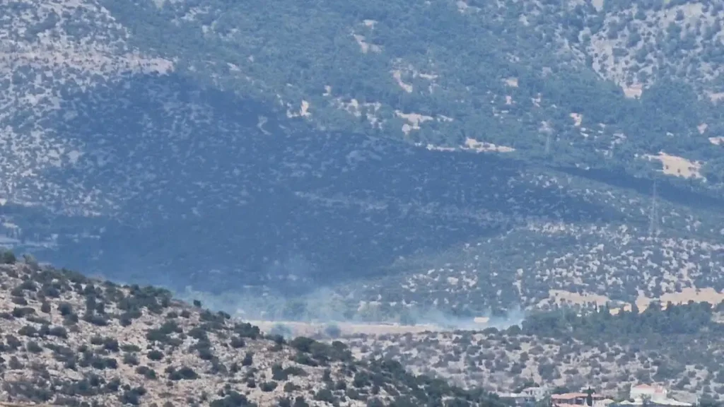 Φωτιά στο Κορωπί: Καίει σε αγροτοδασική έκταση