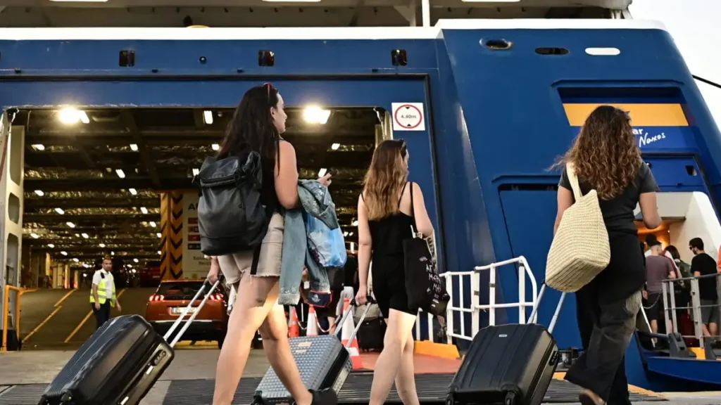 Πειραιάς: Συνελήφθη 20χρονη με κοκαΐνη σε πλοίο