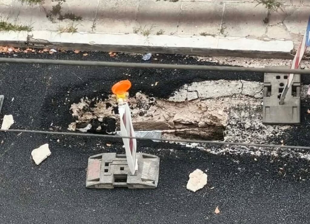 Πάτρα: Υποχώρηση ασφάλτου αποκάλυψε λύματα σε κεντρικό δρόμο