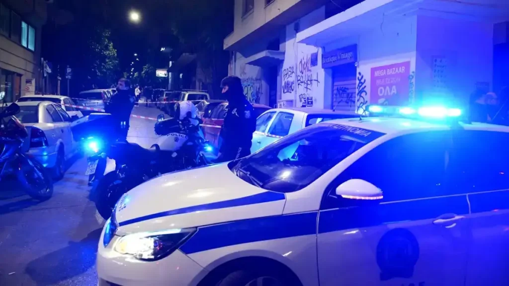 Πάτρα: Η ΕΛ.ΑΣ. απέτρεψε καταδίωξη γυναίκας από τον σύζυγό της Πάτρα: Η ΕΛ.ΑΣ. απέτρεψε καταδίωξη γυναίκας από τον σύζυγό της